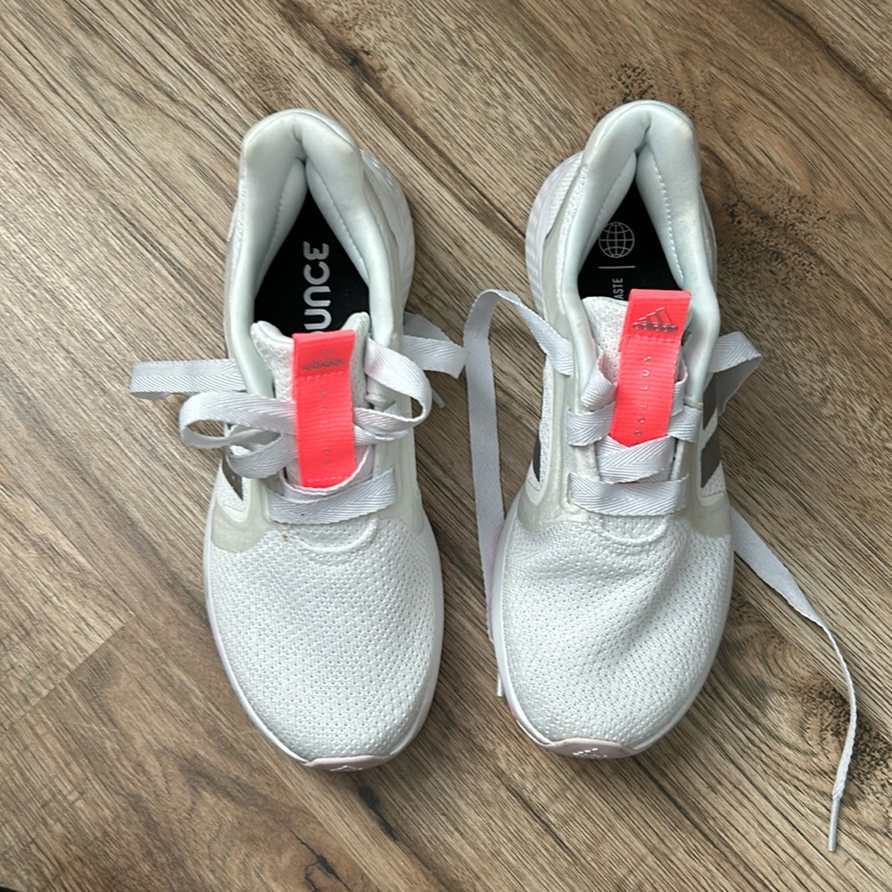 Adidas edge lux bounce in size 6.